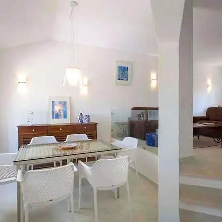 Sleeps 6 Air Con Wifi T635823 Villa *