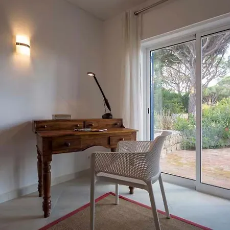 Sleeps 6 Air Con Wifi T635823