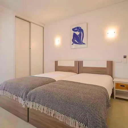 Villa Sleeps 6 Air Con Wifi T635823 Vale do Lobo